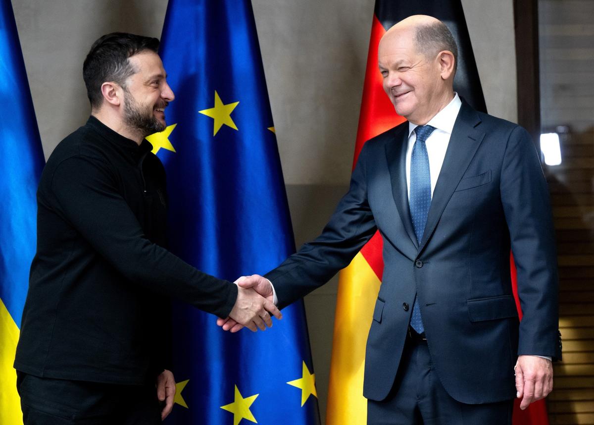 Канцлер Германии Олаф Шольц и президент Украины Владимир Зеленский во время переговоров на Мюнхенской конференции по безопасности (MSC), Германия, 15 февраля 2025 года. Фото: Sven Hoppe / EPA-EFE