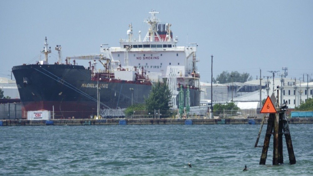 Порт Приморска почти месяц работает с пониженной нагрузкой после атак украинских дронов