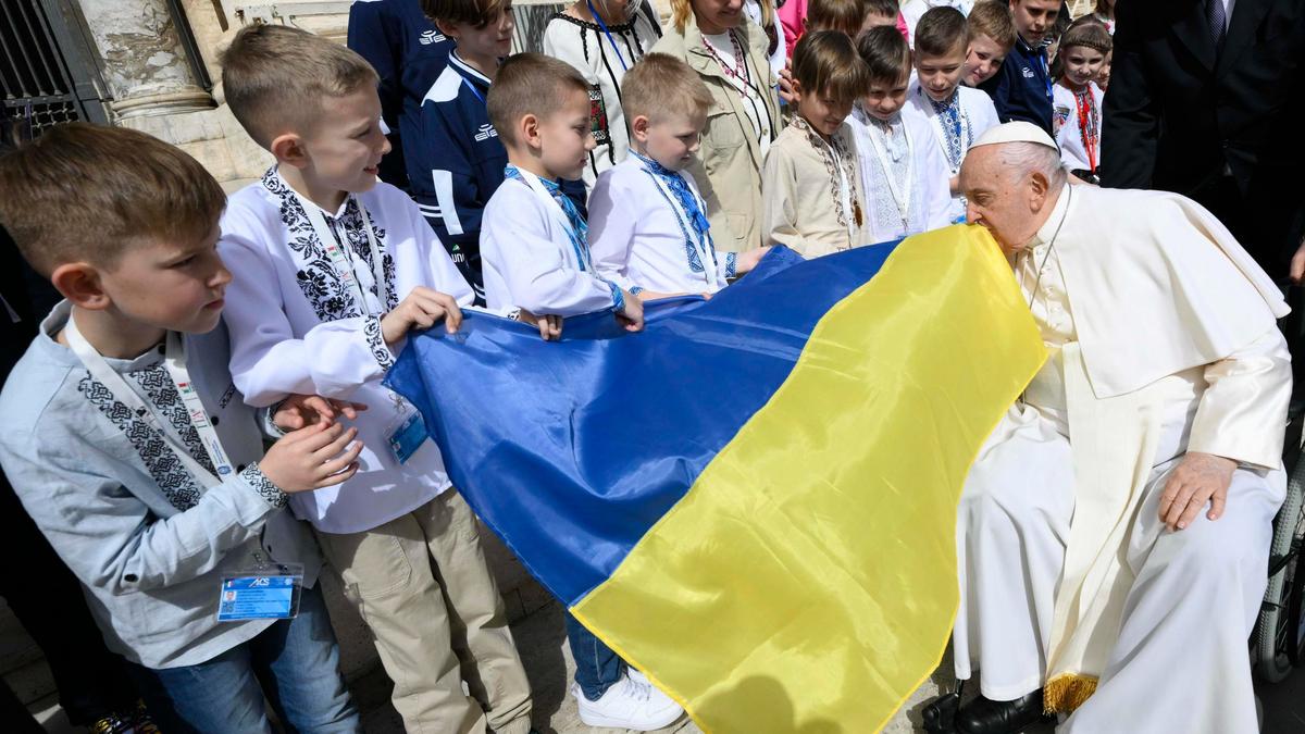 Папа ищет мир