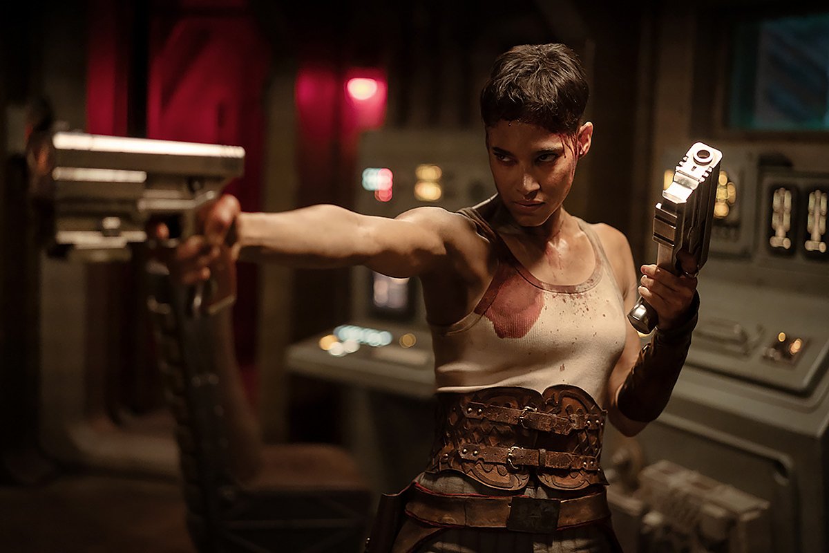 Кадр из фильма Зака Снайдера « Мятежная Луна: Оставляющая шрамы » . Фото: Clay Enos/Netflix