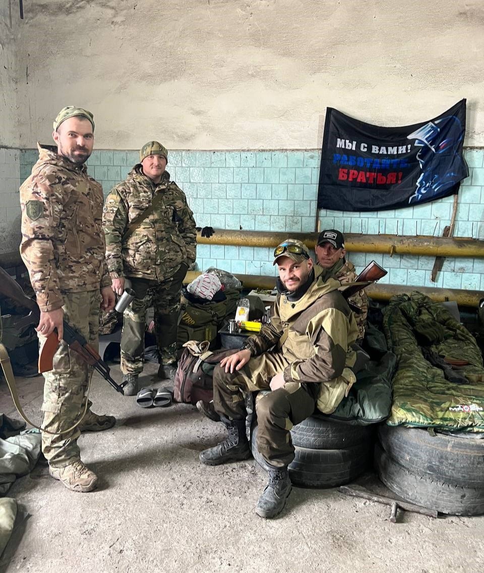 Группа бойцов. Крайний слева — Машук. Фото: Telegram