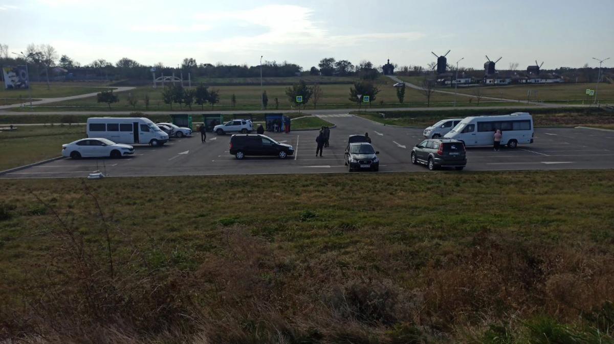 Парковка возле Колотиловки. Фото: соцсети