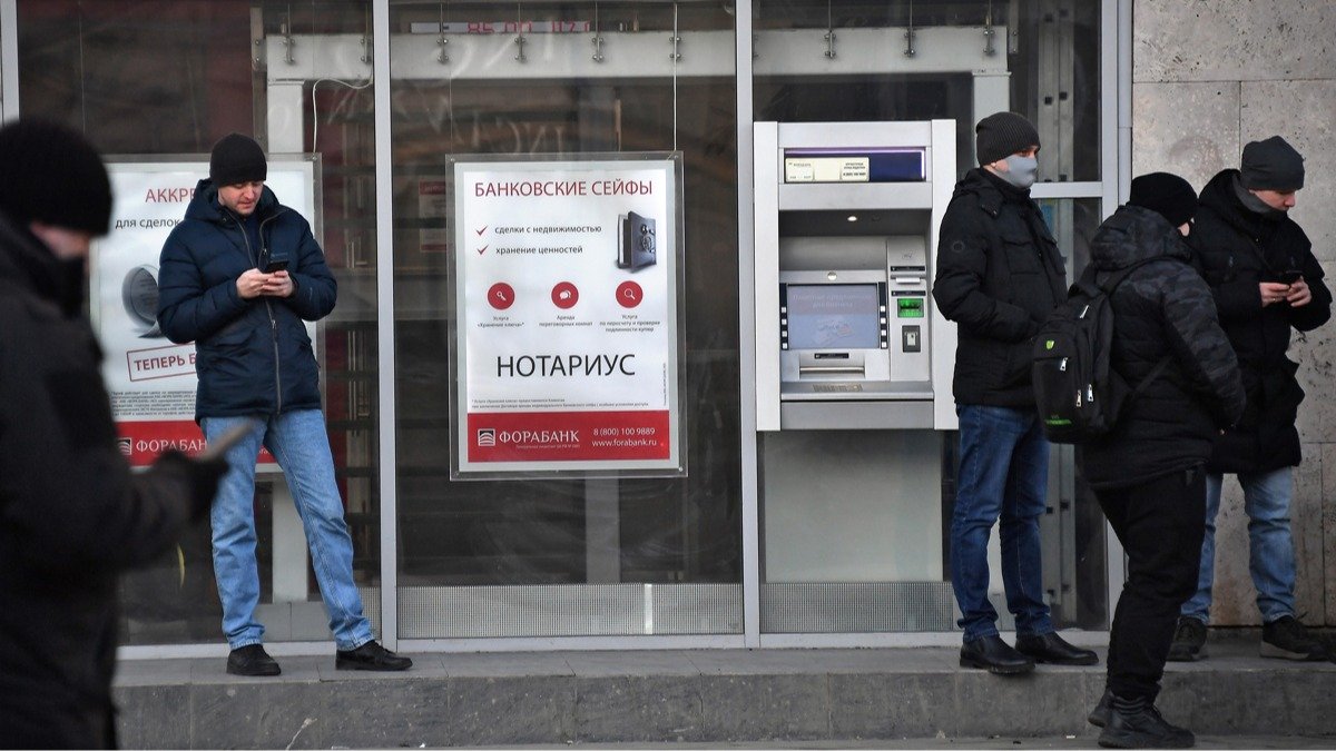 Крупные переводы самому себе по СБП посчитают подозрительными? Из-за чего еще банк сможет начать проверку?