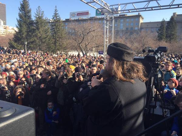 Андрей Кураев на митинге в Новосибирске. Фото: Facebook