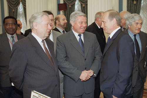 Марат Баглай (слева), Вячеслав Лебедев (в центре) и Владимир Путин, Фото: Wikimedia Commons , CC BY 4.0