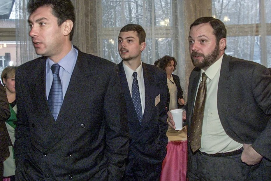 Boris Nemtsov, Vladimir Kara-Murza Jr., and Vladimir Kara-Murza Sr. Photo: Nemtsov Bridge