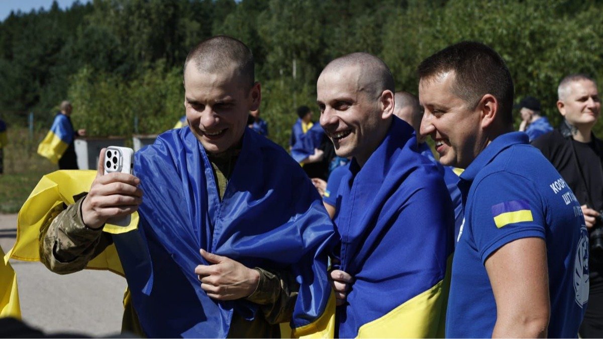 «Не скажешь “Слава России” — поесть не дадут»