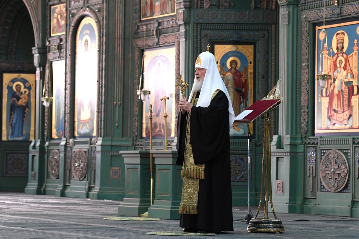 Патриарх Московский и всея Руси Кирилл совершает молебен в главном православном соборе Вооруженных сил РФ, в парке «Патриот» в подмосковной Кубинке, 22 июня 2020 года. Фото: Kremlin