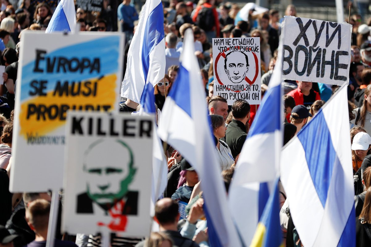 Антивоенная акция россиян в Праге, 21 сентября 2022 года. Фото: Martin Divisek / EPA