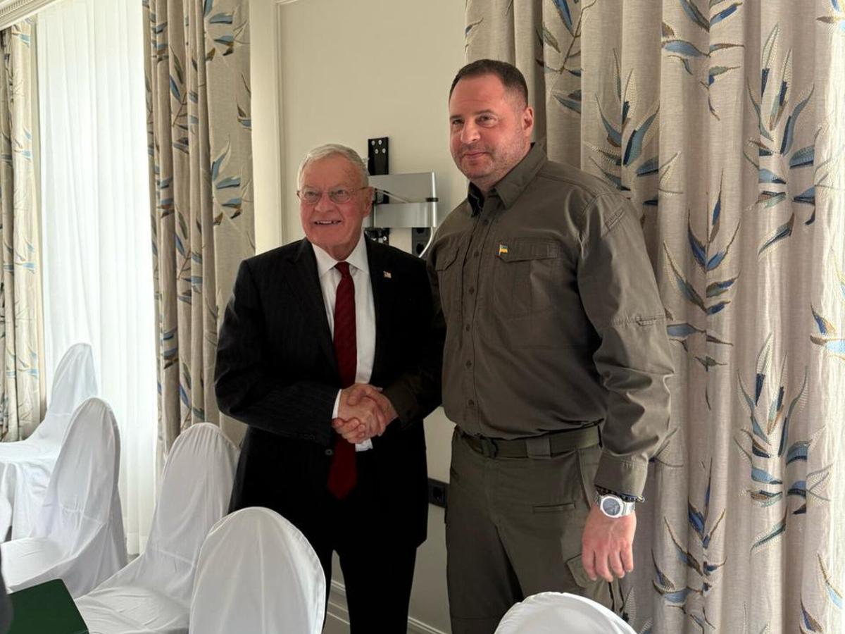 Глава офиса президента Украины Андрей Ермак и спецпосланник Трампа Кит Келлог в Мюнхене. Фото: Офис президента Украины