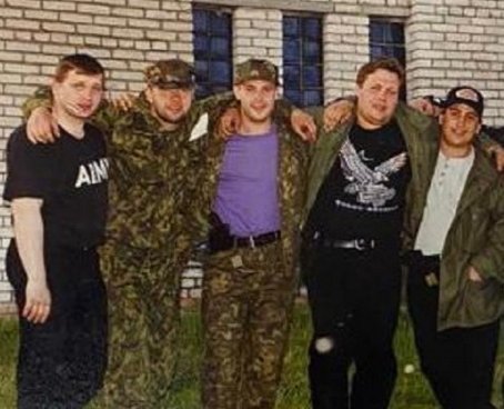 Дмитрий Скворцов второй справа. Фото: ВКонтакте