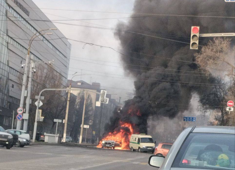 Последствия обстрела Белгорода. Фото: Baza