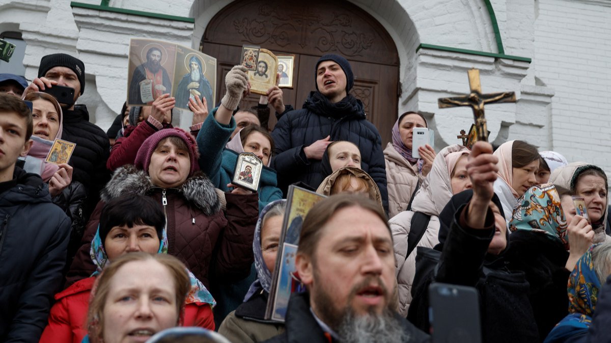 Приходов УПЦ в Украине меньше не стало