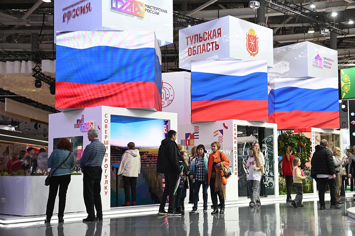 Работа выставки "Россия". Фото: Кирилл Зыков / РИА Новости / russia.ru