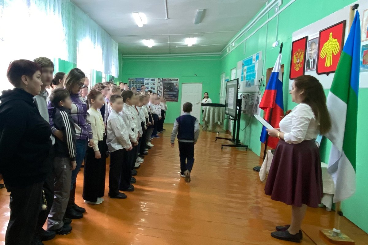 Линейка посвящённая памяти выпускника школы в Вертепе, 3 апреля 2025 года. Фото: Вертепская ООШ / VK