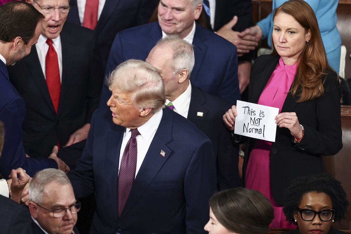 Дональд Трамп прибывает на совместное заседание Конгресса США, Вашингтон, 4 марта 2025 года. Фото: Jim Lo Scalzo / EPA