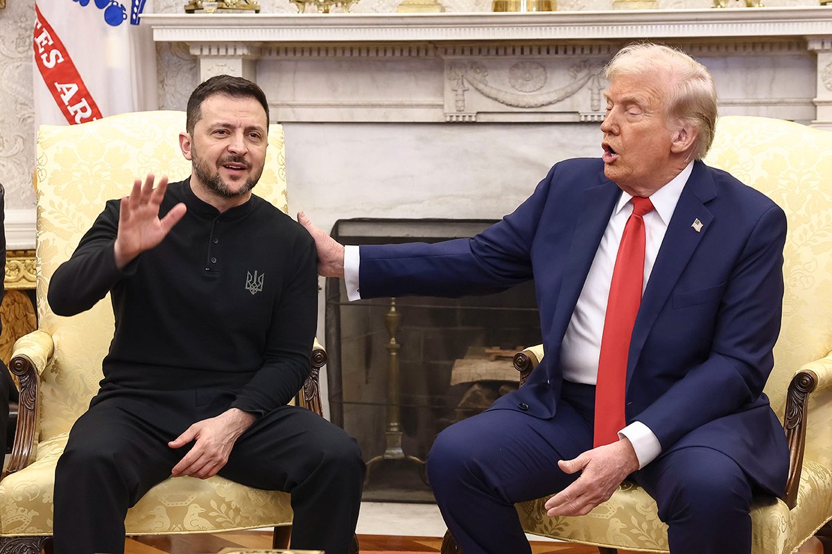 Президент США Дональд Трамп и президент Украины Владимир Зеленский в Овальном кабинете Белого дома в Вашингтоне, округ Колумбия, США, 28 февраля 2025 года. Фото: Jim Lo Scalzo / EPA-EFE
