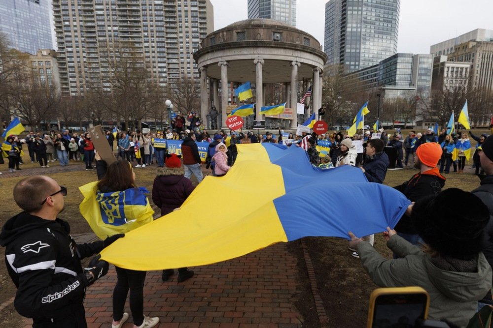 People attend a rally in support of Ukraine in Boston, USA, 1 March 2025. Photo: EPA-EFE/CJ GUNTHER