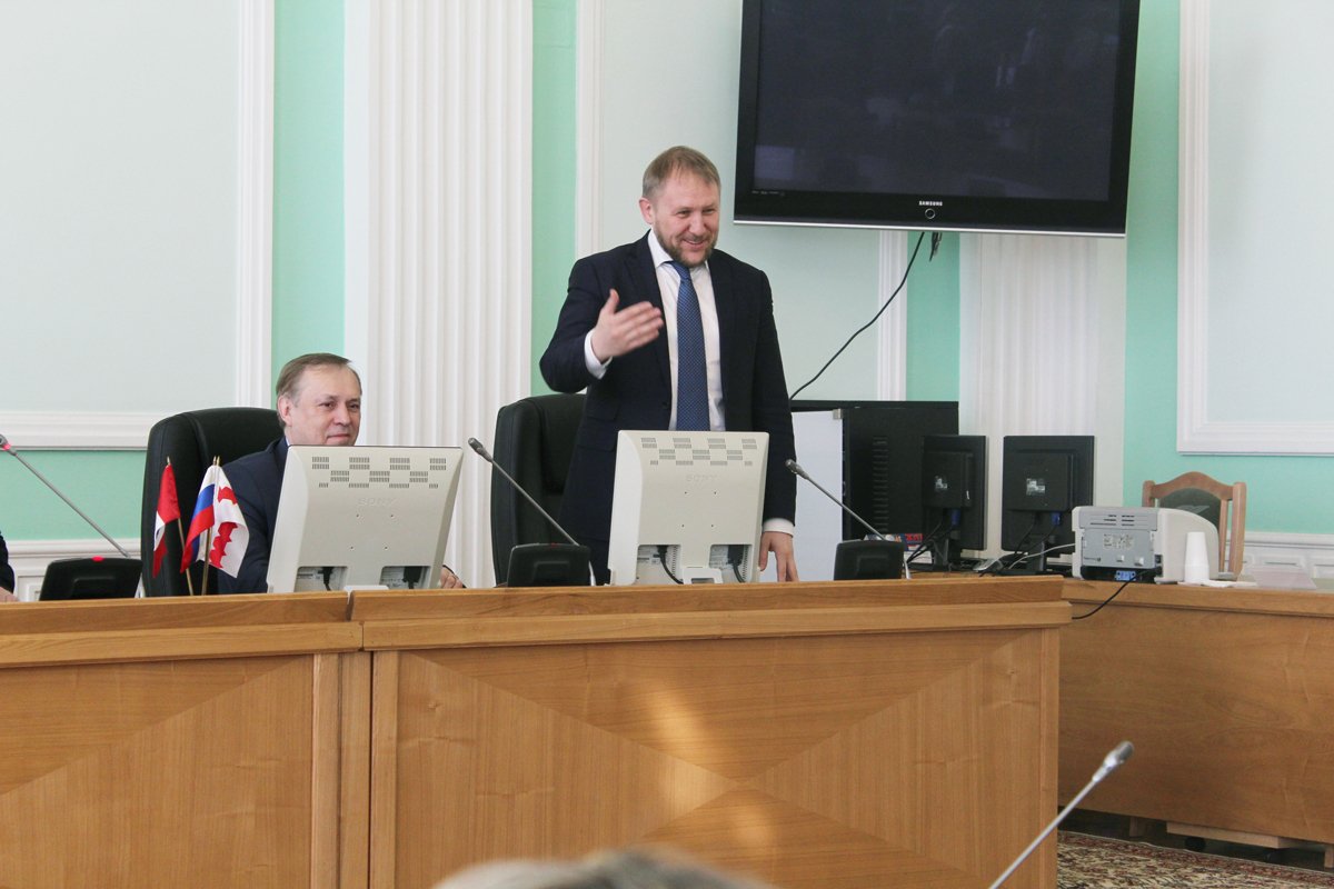Андрей Ткачук на заседании Омского городского совета, апрель 2018 года. Фото: Омский городской совет