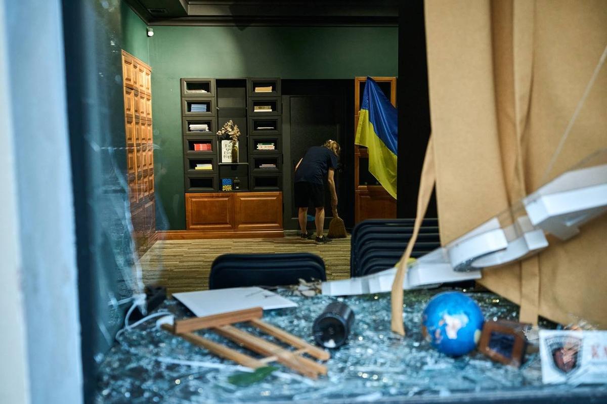 Последствия обстрелов в Одессе в ночь на 23 июля. Фото: Владимир Зеленский/Telegram
